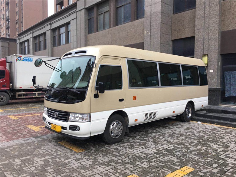 上海租19座中巴车-考斯特