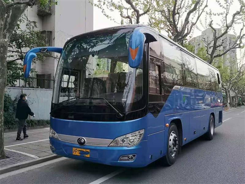上海35座大巴车租赁.jpg